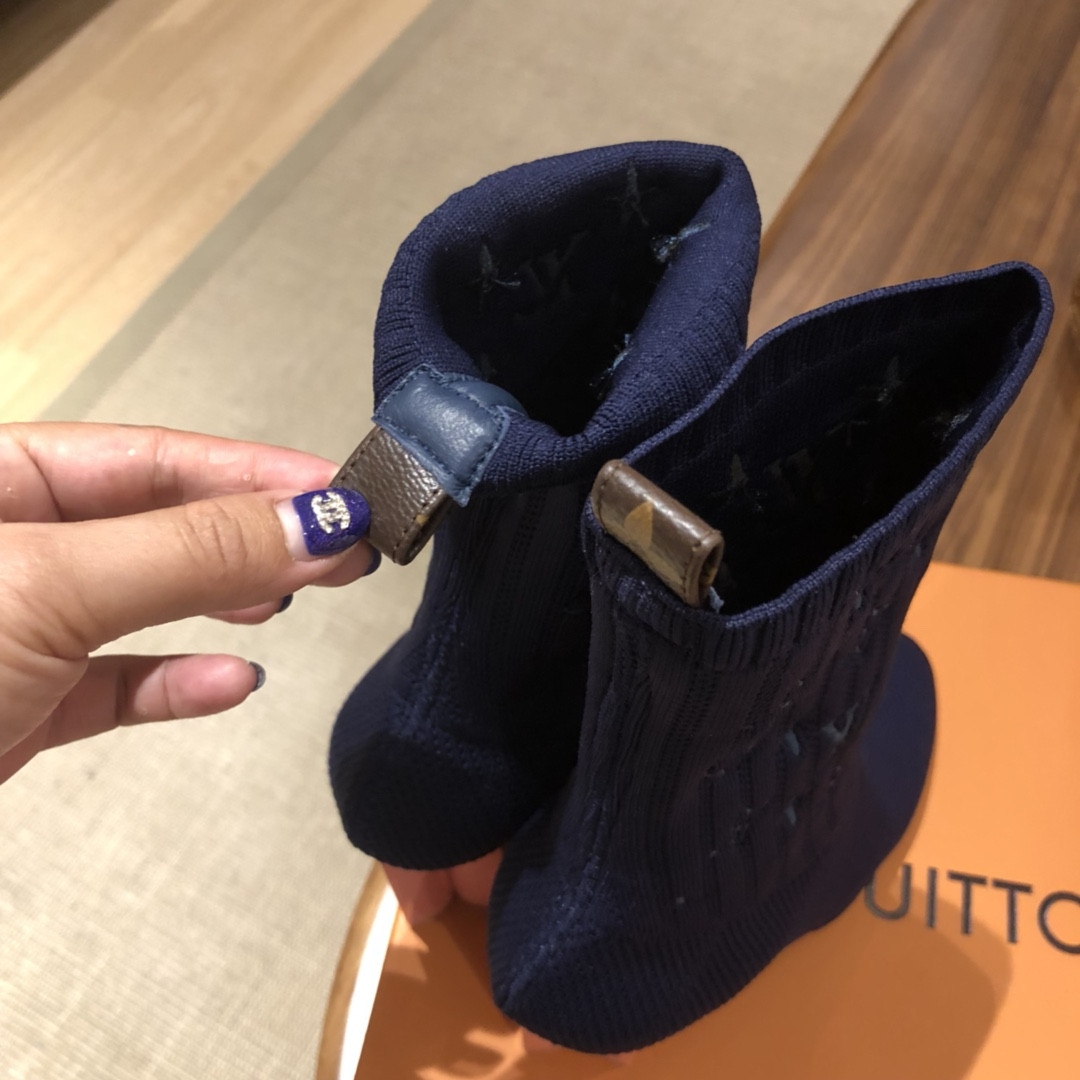 LVT BOOTS