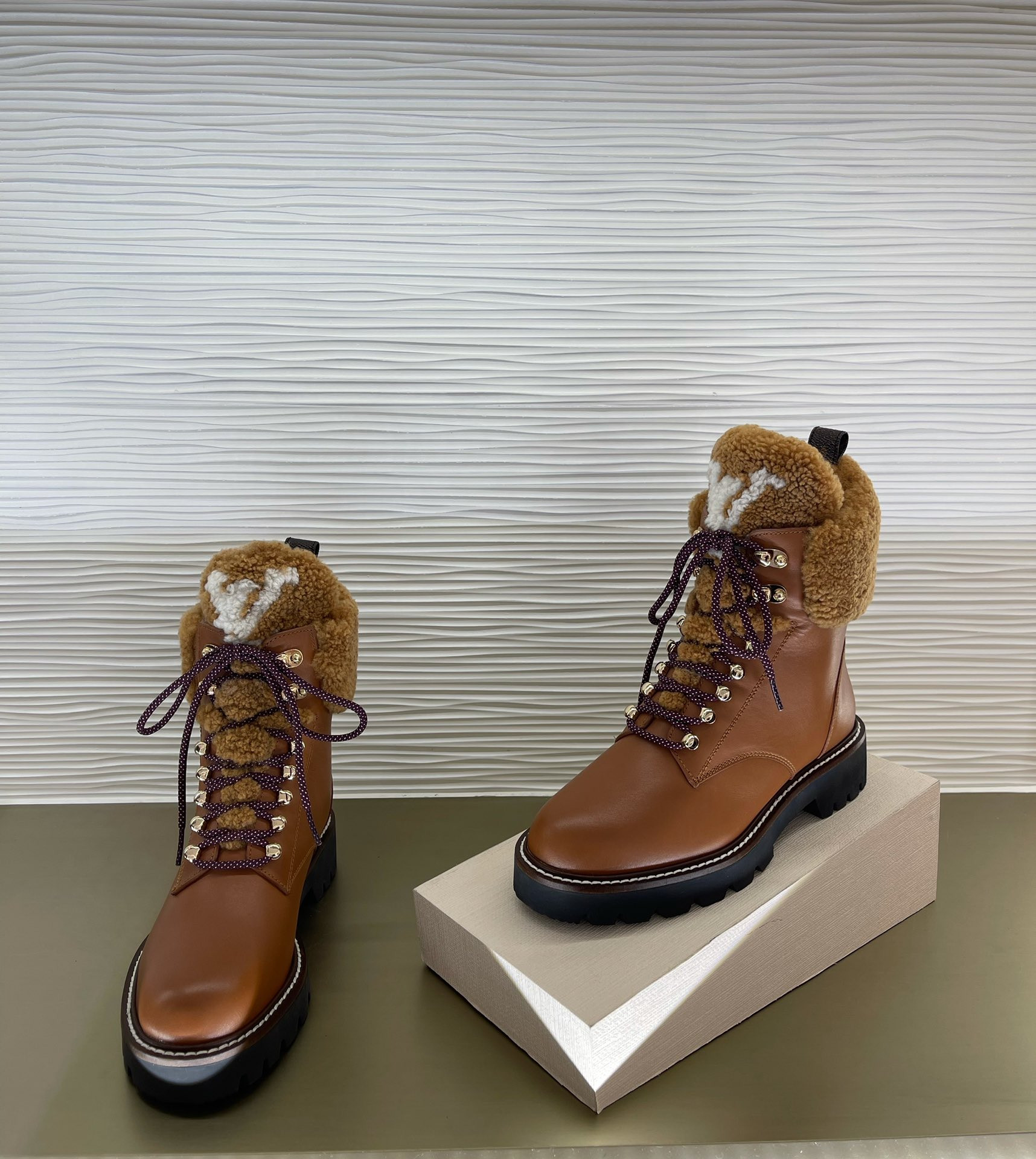 LVT BOOTS