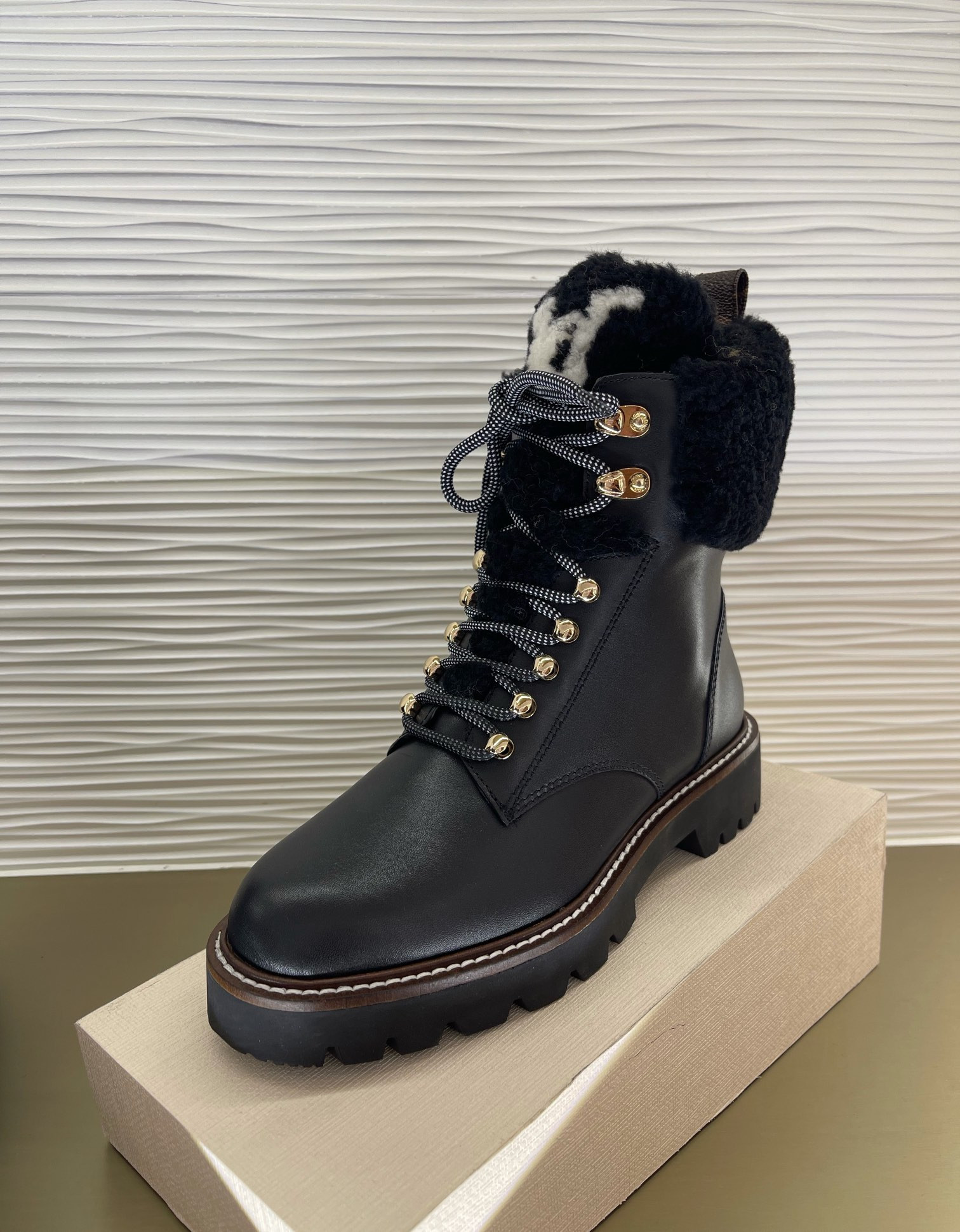 LVT BOOTS