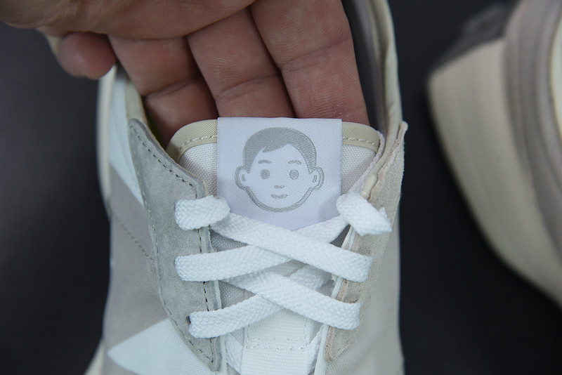 NEW BALANCE MS327NW1