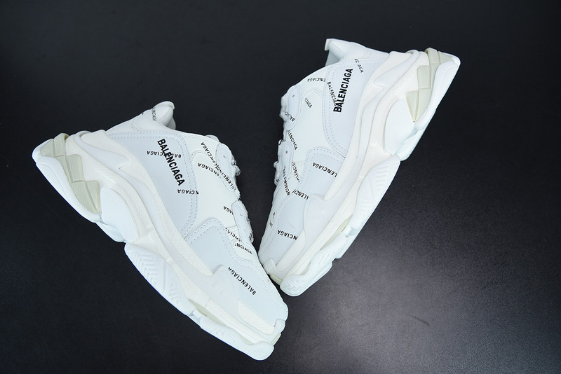 BC TRIPLE S TRAINER WHITE 524039 W06E2 2021