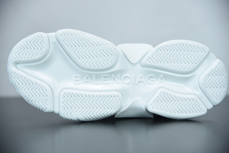 BC TRIPLE S TRAINER WHITE 524039 W06E2 2021
