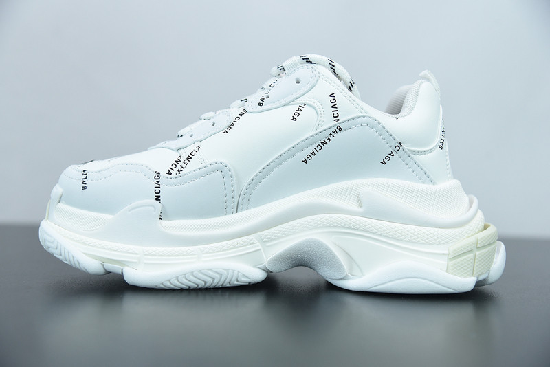 BC TRIPLE S TRAINER WHITE 524039 W06E2 2021