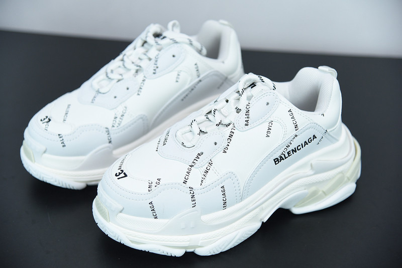 BC TRIPLE S TRAINER WHITE 524039 W06E2 2021
