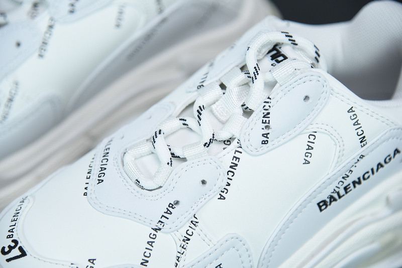 BC TRIPLE S TRAINER WHITE 524039 W06E2 2021