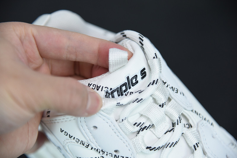 BC TRIPLE S TRAINER WHITE 524039 W06E2 2021