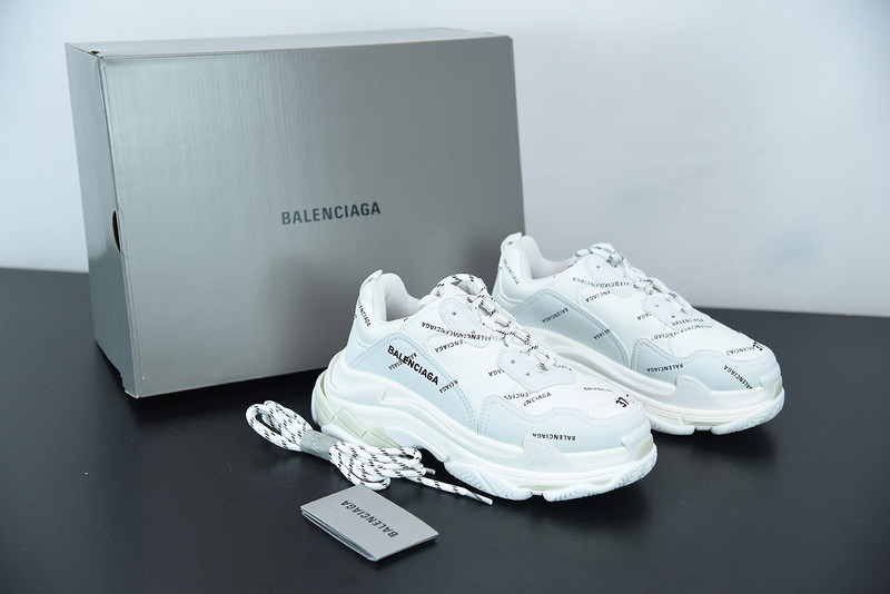BC TRIPLE S TRAINER WHITE 524039 W06E2 2021
