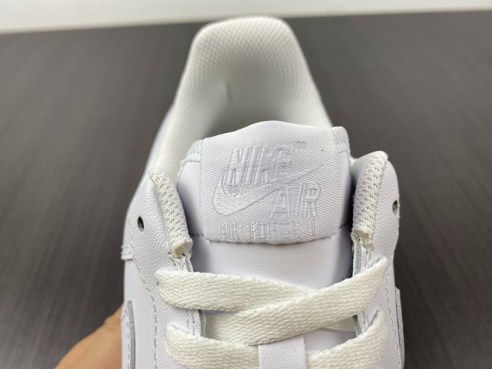 NIKE AIR FORCE 1 LE GS