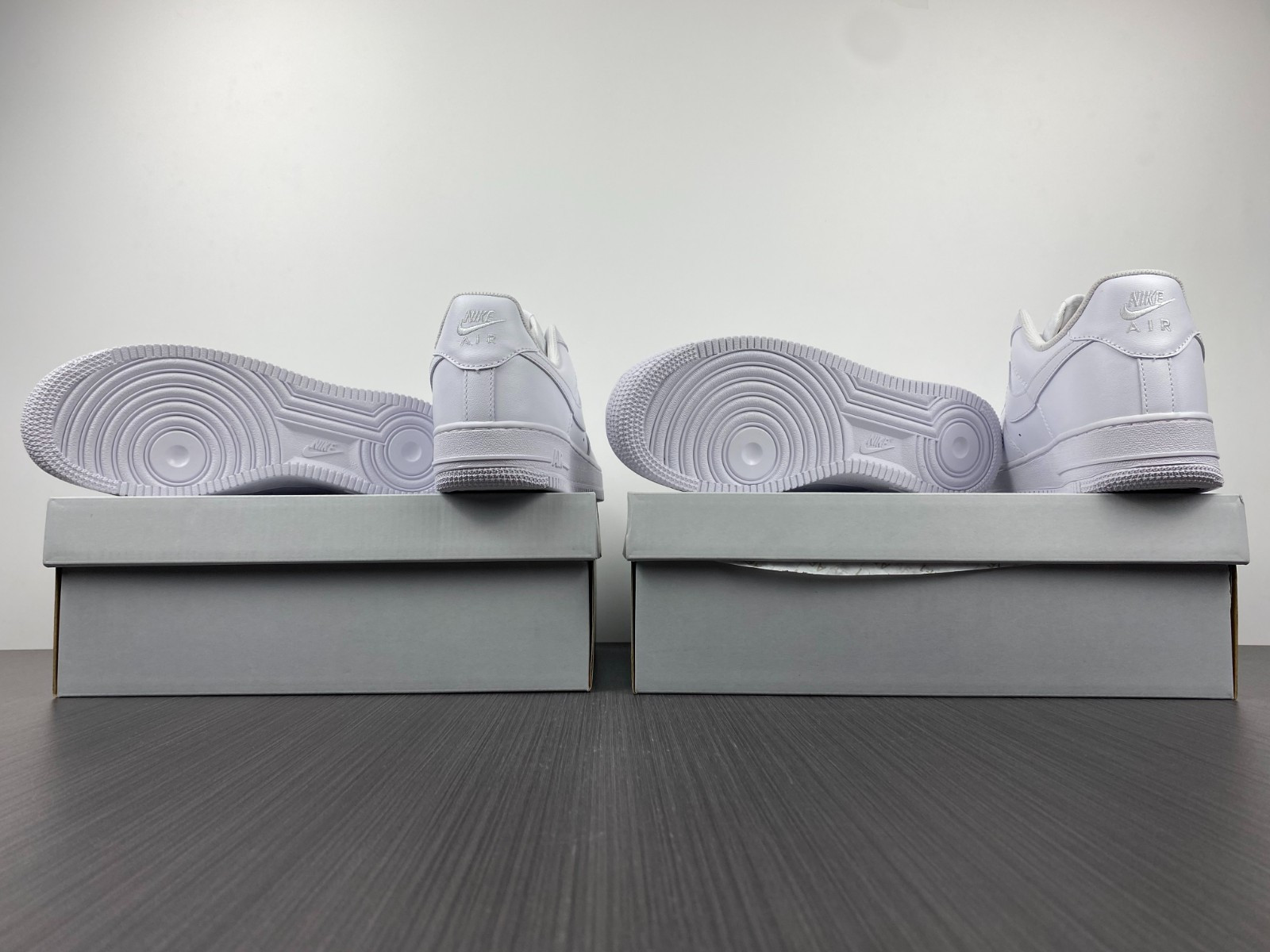 NIKE AIR FORCE 1 LE GS