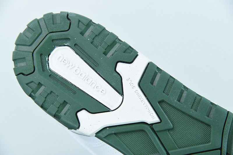 NEW BALANCE 550 BB550WT1