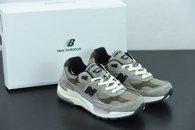 NEW BALANCE M992J2
