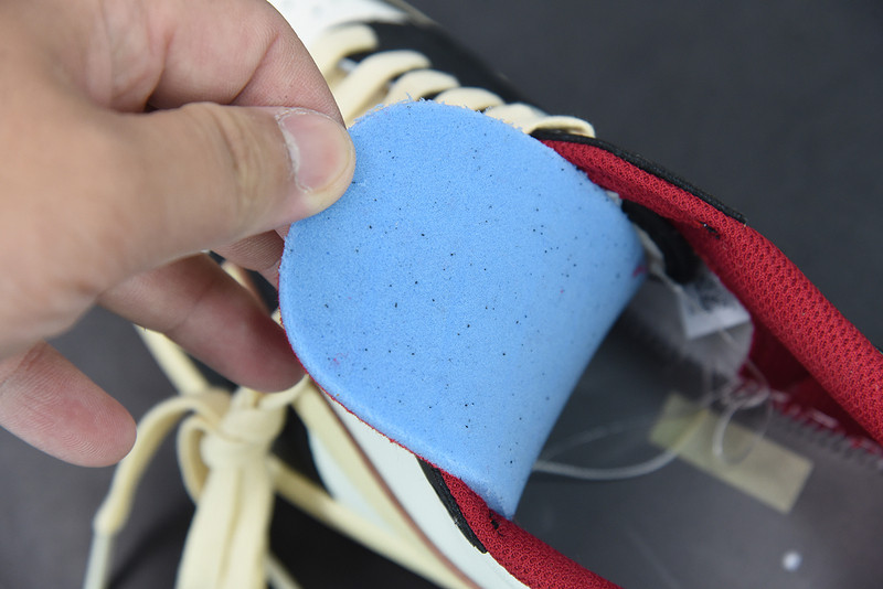 AIR JORDAN 1 LOW X TRAVIS SCOTT