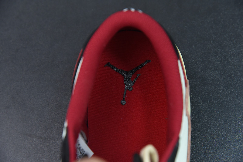 AIR JORDAN 1 LOW X TRAVIS SCOTT