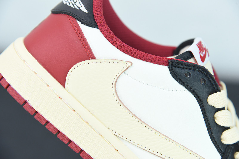 AIR JORDAN 1 LOW X TRAVIS SCOTT