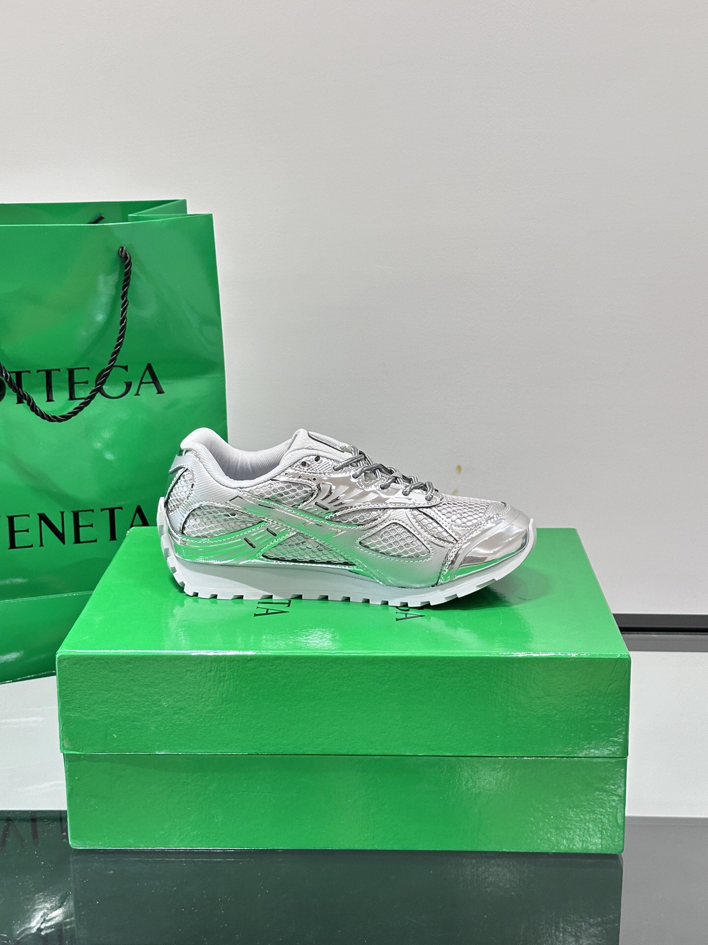 bo*te*ga Ve*ne*ta orbit sneaker