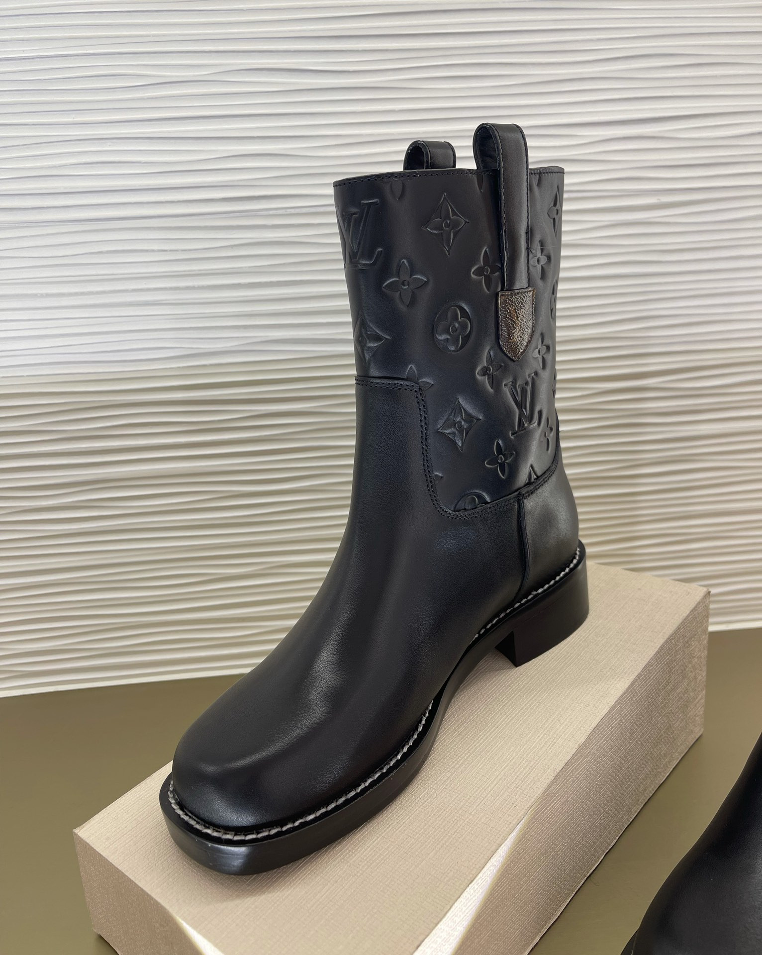 LVT BOOTS