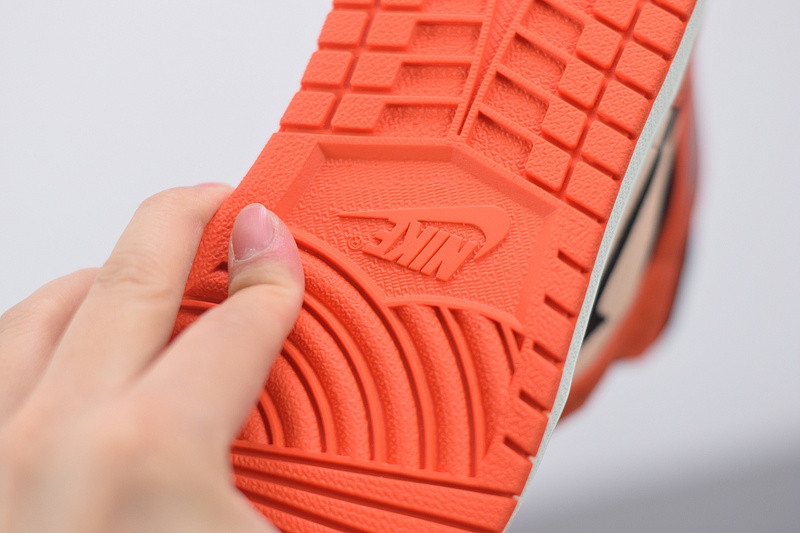 AIR JORDAN 1 RETRO MID SE