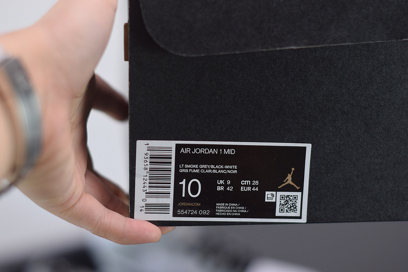 AIR JORDAN 1 MID "LIGHT SMOKE GREY" 554724-092