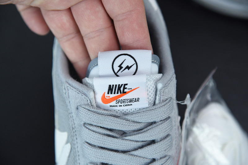 FRAGMENT X SACAI X NIKE LDV WAFFLE “GREY / WHITE” DH2684-001