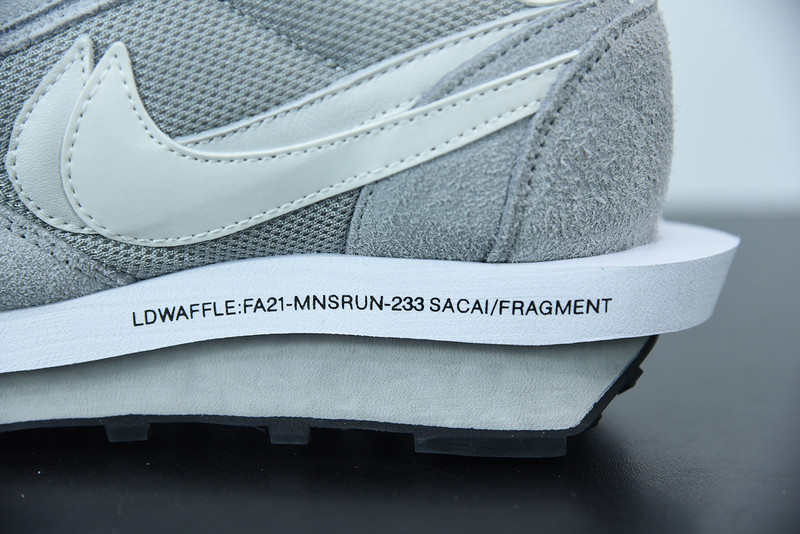 FRAGMENT X SACAI X NIKE LDV WAFFLE “GREY / WHITE” DH2684-001