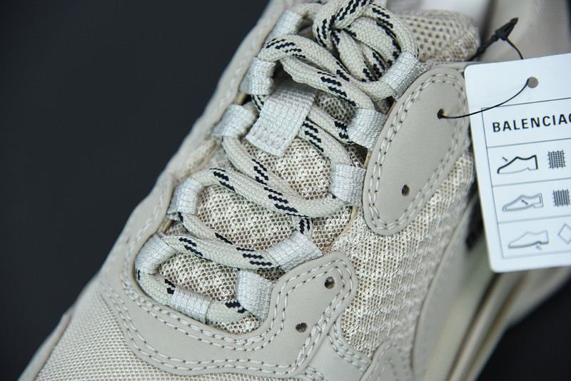 BC TRIPLE S TRAINER 536737 W2FW1 9700