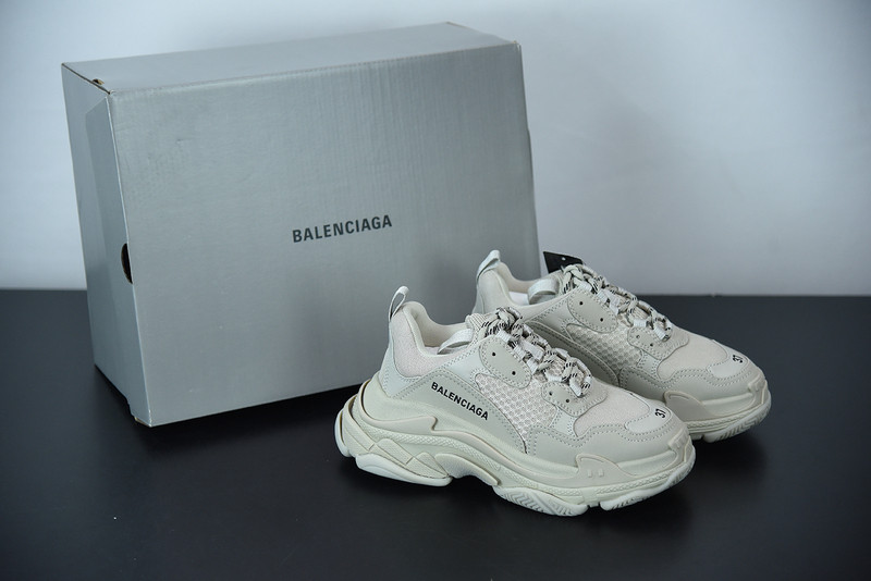 BC TRIPLE S TRAINER 536737 W2FW1 9700