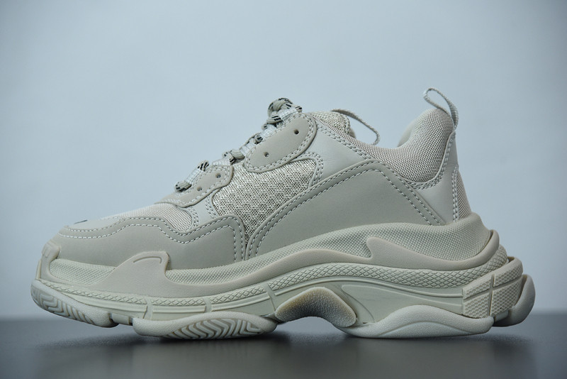 BC TRIPLE S TRAINER 536737 W2FW1 9700