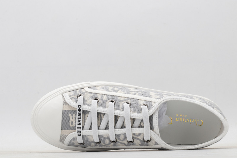 DIO* X CONVERSE SNEAKER