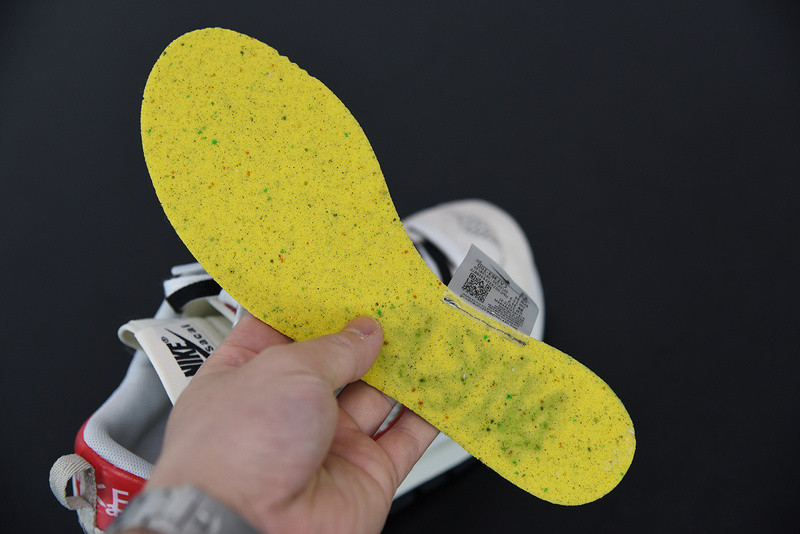 NIKE SACAI X VAPORWAFFLE