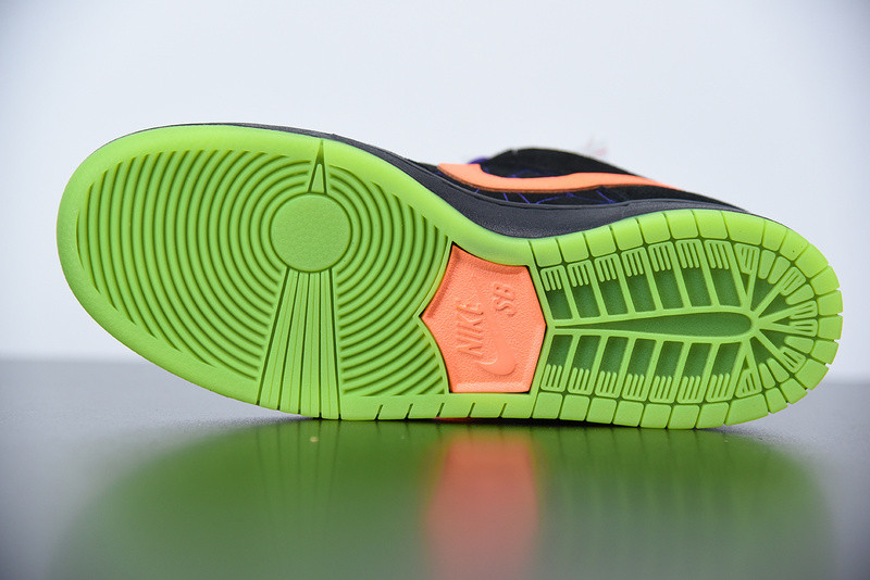 NIKE SB DUNK LOW NIGHT OF MISCHIEF BQ6817-006