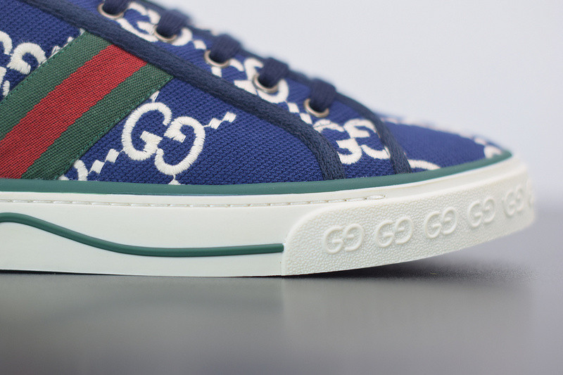 G*u*i sneaker