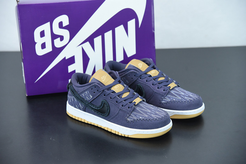 NIKE DUNK LOW