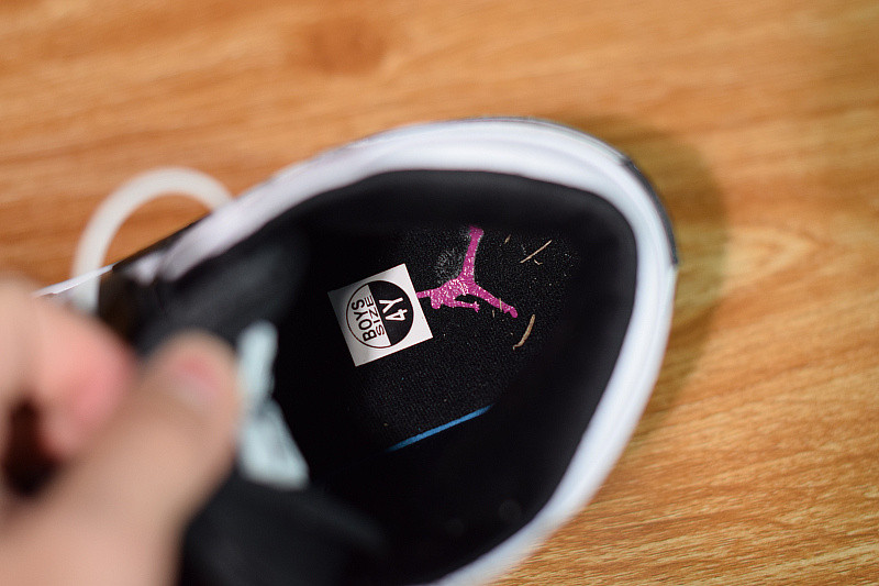 AIR JORDAN 1 MID WHITE BLACK FUCHSIA BLAST (GS) 555112-138