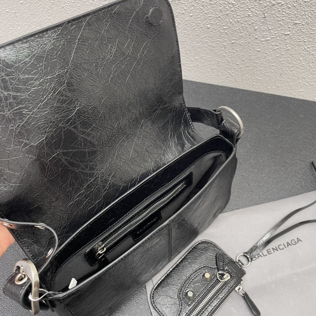 Ba*len*cia*ga purse