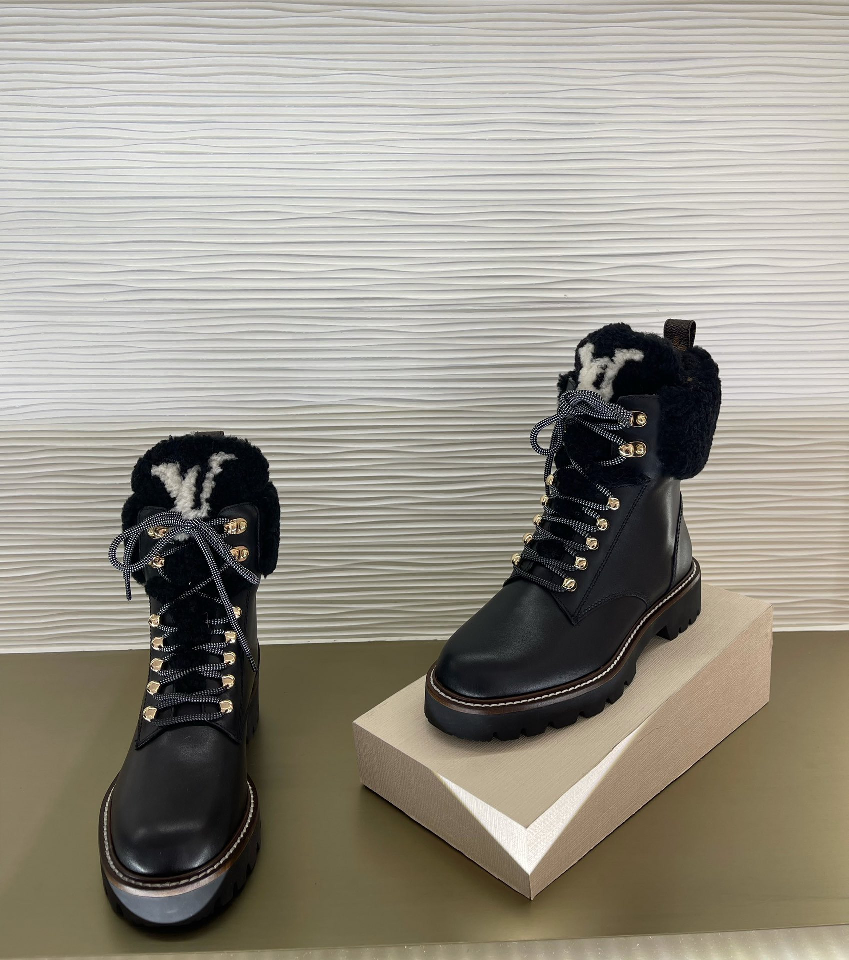 LVT BOOTS