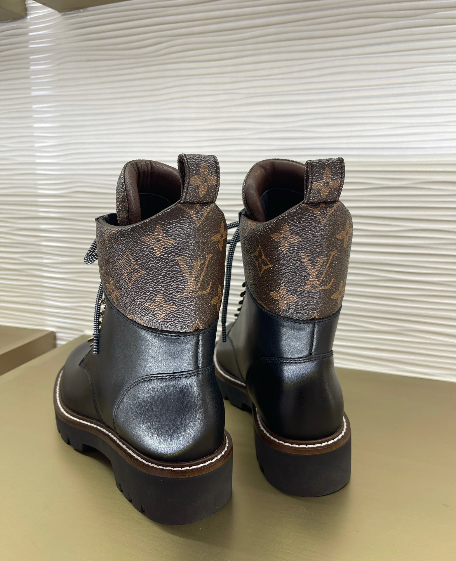 LVT BOOTS