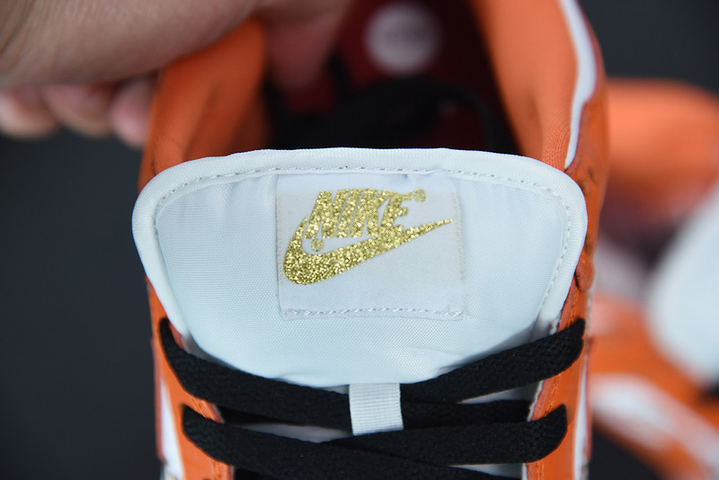NIKE SB DUNK LOW Supreme X NIKE ORANGE DH3228-181