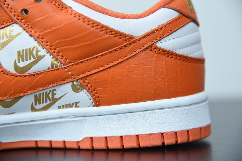 NIKE SB DUNK LOW Supreme X NIKE ORANGE DH3228-181