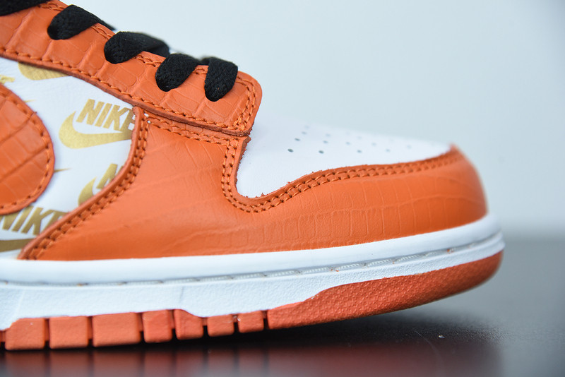 NIKE SB DUNK LOW Supreme X NIKE ORANGE DH3228-181