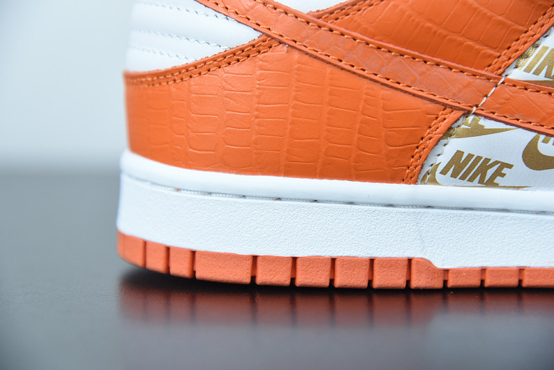 NIKE SB DUNK LOW Supreme X NIKE ORANGE DH3228-181
