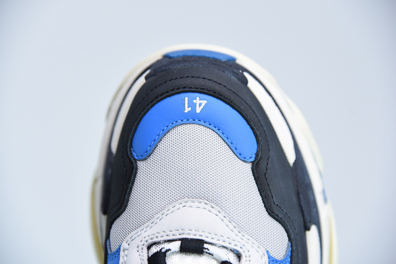 BC TRIPLE S TRAINER  536737 W09OH 1007