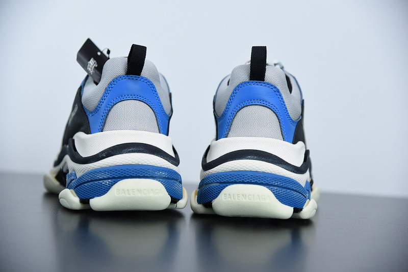 BC TRIPLE S TRAINER  536737 W09OH 1007