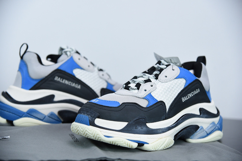 BC TRIPLE S TRAINER  536737 W09OH 1007