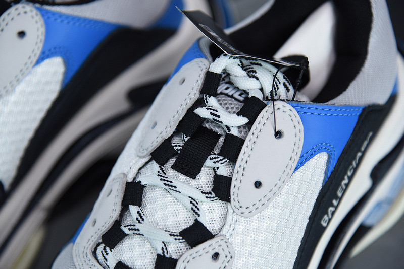 BC TRIPLE S TRAINER  536737 W09OH 1007