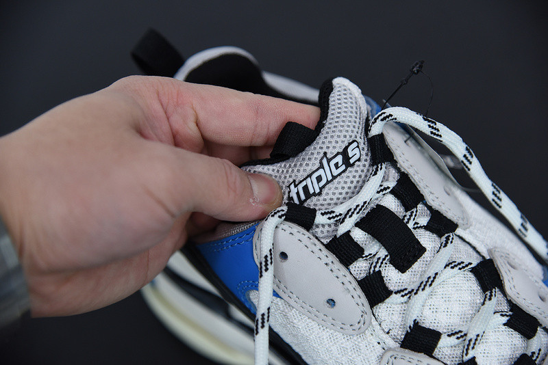 BC TRIPLE S TRAINER  536737 W09OH 1007
