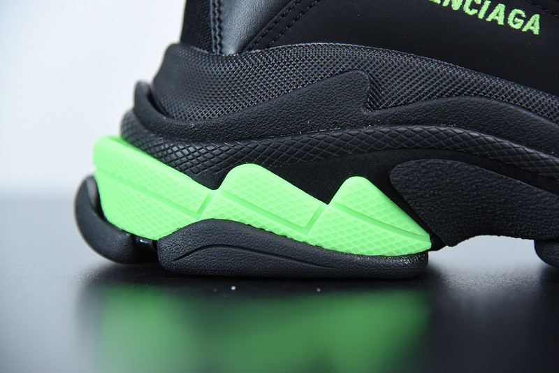 BC TRIPLE S TRAINER 524039 W2PW1 4881