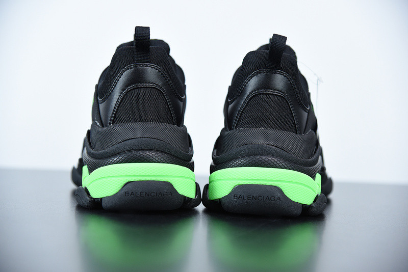 BC TRIPLE S TRAINER 524039 W2PW1 4881
