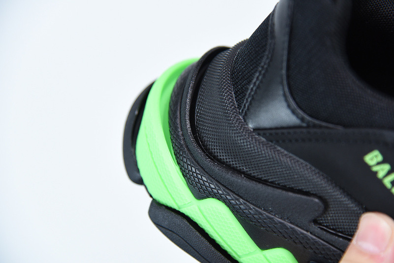 BC TRIPLE S TRAINER 524039 W2PW1 4881