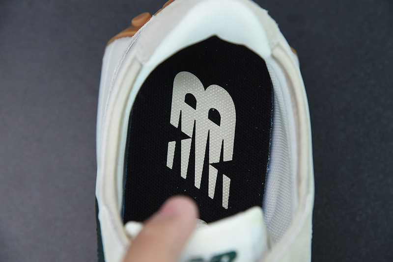 NEW BALANCE MS327HR1