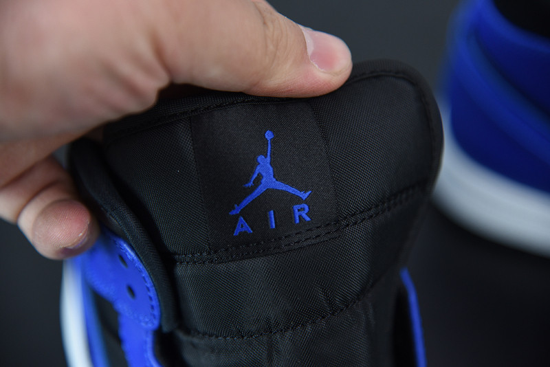 AIR JORDAN 1 MID “HYPER  ROYAL” 554724-077